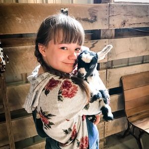 Meet your Posher, Mya